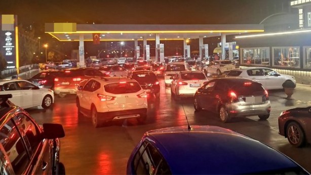 Foto - Zam kuyruğu: Haberi duyan akın etti!
