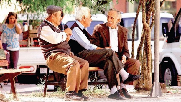 Foto - Zam öncesi beklenmedik gelişme! Ünlü banka tüm emeklilere 'hayır' diyemeyecekleri bir teklif yaptı