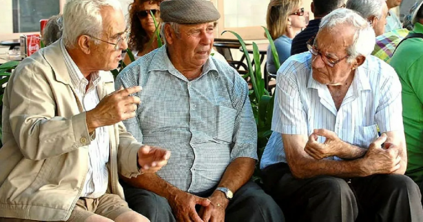 Foto - Zam öncesi beklenmedik gelişme! Ünlü banka tüm emeklilere 'hayır' diyemeyecekleri bir teklif yaptı