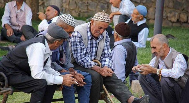 Foto - Zam öncesi beklenmedik gelişme! Ünlü banka tüm emeklilere 'hayır' diyemeyecekleri bir teklif yaptı
