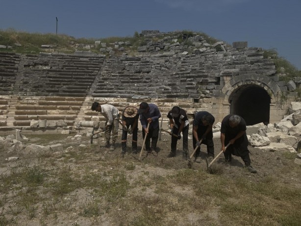 Foto - Zamana direnen Çukurova’nın Efes’i Kastabala’da kazı çalışmaları yeniden başladı
