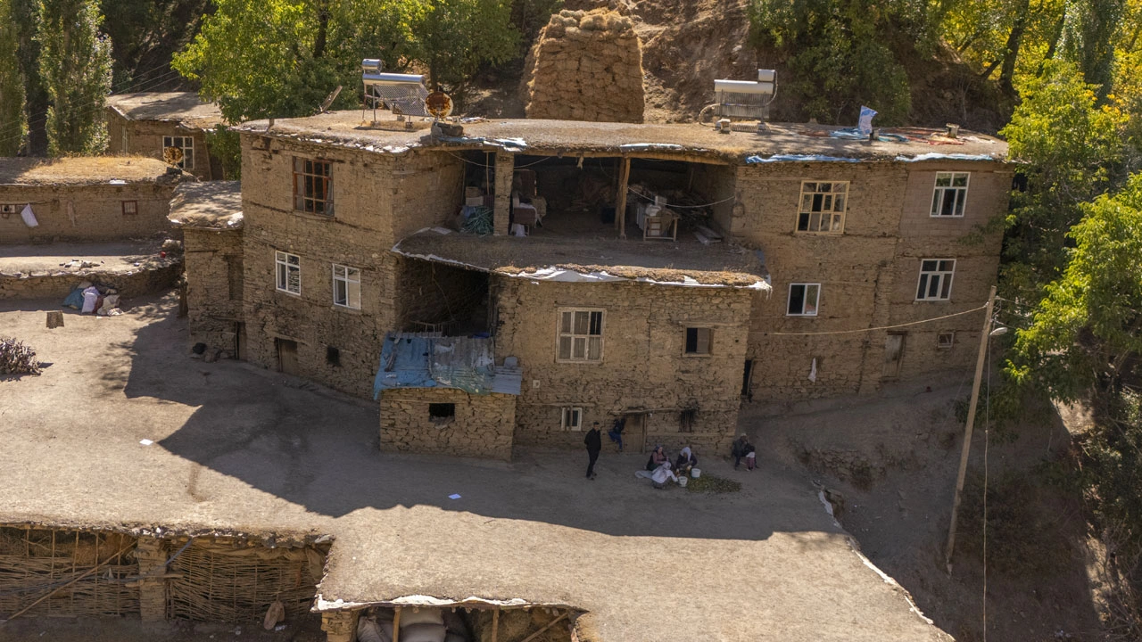 Foto - Zamana meydan okuyan mirası! Hizan’ın 300 yıllık evleri göz kamaştırıyor