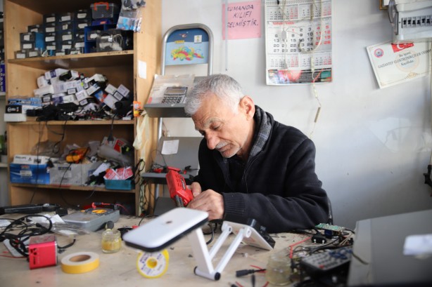 Foto - Zamlar bir tek onun işine geldi! O işi yapıyor, şimdi siparişlere yetişemiyor! Sen ne ballıymışsın be Kazım abi