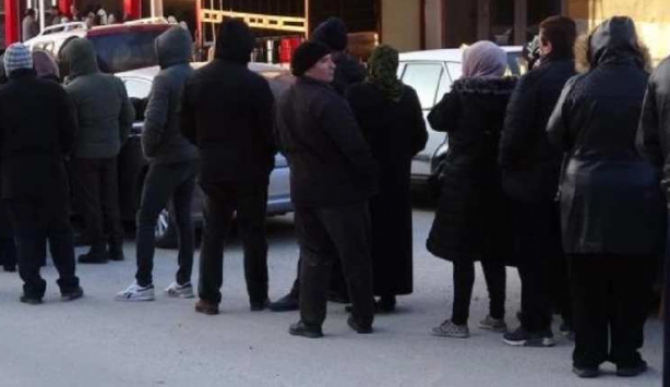 Zamlara inat indirimli fiyat! Ucuz et kuyruğu uzadıkça uzadı! Şaka değil, 1 kilo dana kıymayı 229 TL’den satmaya başladılar