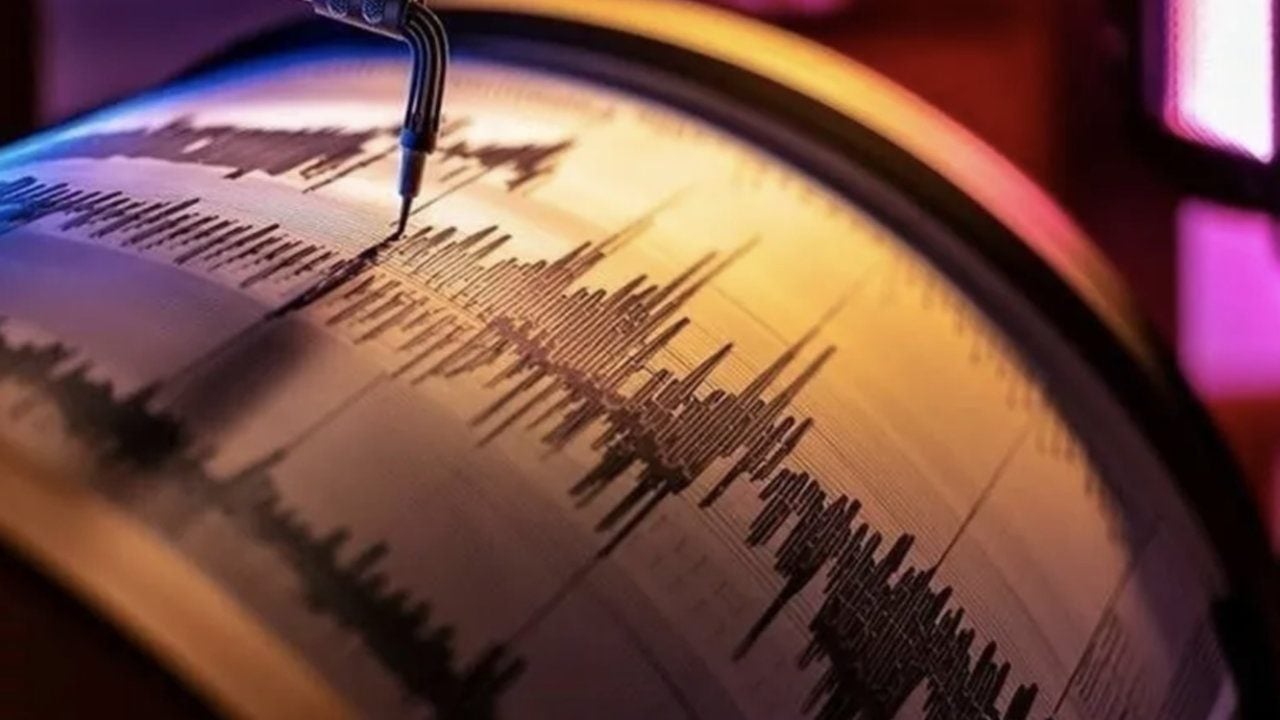 Zangır zangır sallandı! Önce 6.9, ardından 6.3 büyüklüğünde deprem oldu
