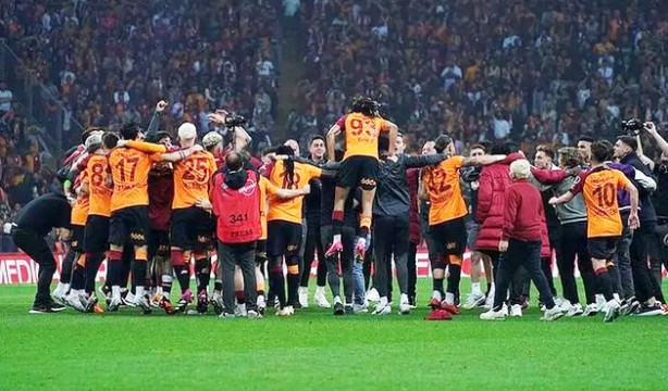 Foto - Zapata! Falcao'dan sonra Galatasaray'a milyonluk futbolcu keşfedildi!