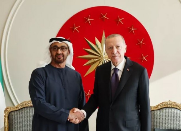 Foto - Zayed Al Nahyan Togg'u inceledi