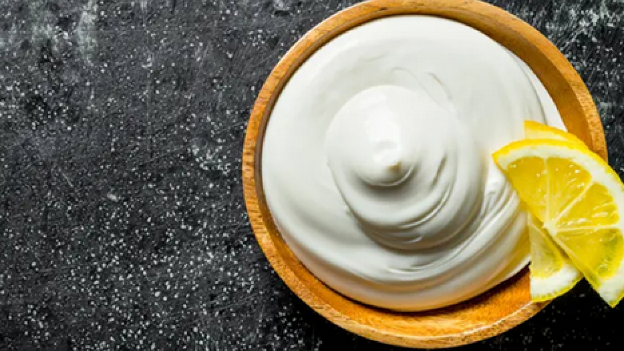 Zayıflatan göbek eriten limonlu yoğurt kürü tarifi: Kilolar saatler içerisinde yok oluyor! 