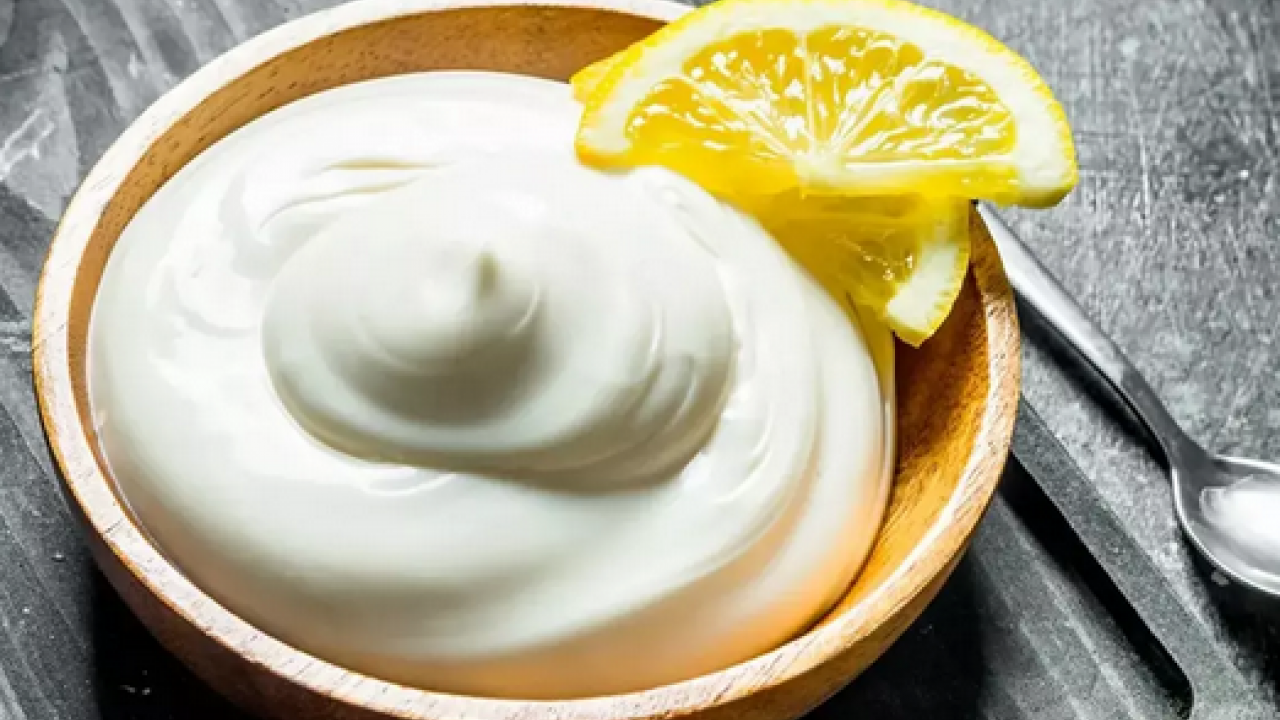 Foto - Zayıflatan göbek eriten limonlu yoğurt kürü tarifi: Kilolar saatler içerisinde yok oluyor! 