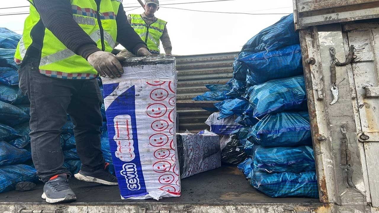 Foto - Zehir tacirlerine jandarmadan darbe! Kömür çuvallarına sakladılar ama hassas burun Izgın’ı geçemediler!