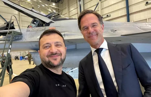 Foto - Zelenskiy selfie çekti: Poz vererek 'Bu sadece başlangıç' dedi! Ortalık her an karışabilir! 