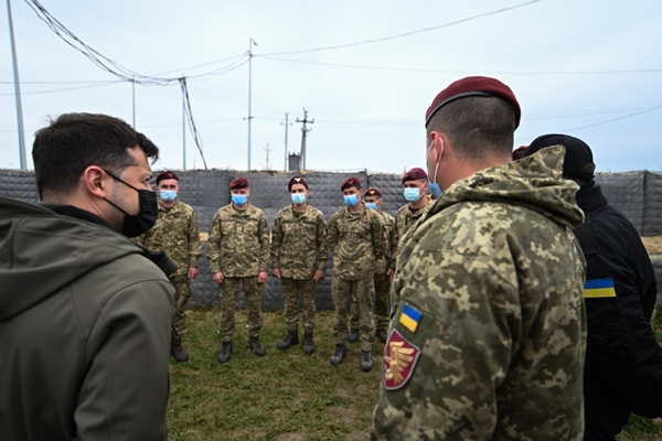Foto - Zelenskiy'den cephe hattına ziyaret