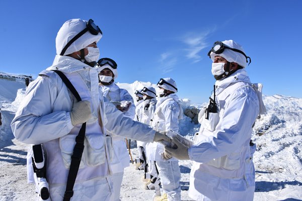 Foto - Zeliha Nine, Mehmetçiği duygulandırdı