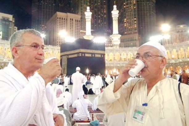 Foto - Zemzem suyunun inanılmaz yararları
