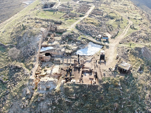 Foto - Zerzevan Kalesi’nde bulundu! Tam 1800 yıl önceye ait