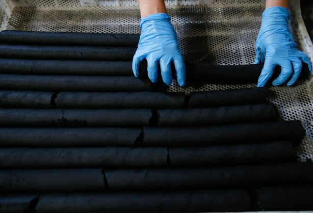 Foto - Zeytin atıklarından mangal kömürü üretiyorlar