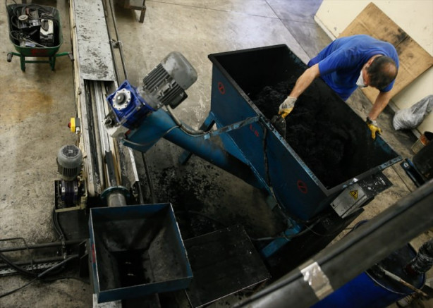 Foto - Zeytin atıklarından mangal kömürü üretiyorlar