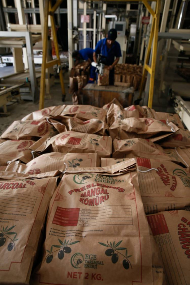 Foto - Zeytin atıklarından mangal kömürü üretiyorlar