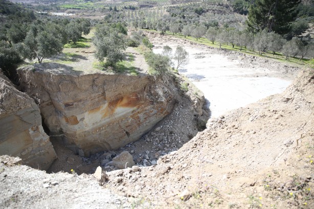 Foto - Zeytin bahçesindeki görüntü depremin boyutunu gözler önüne serdi