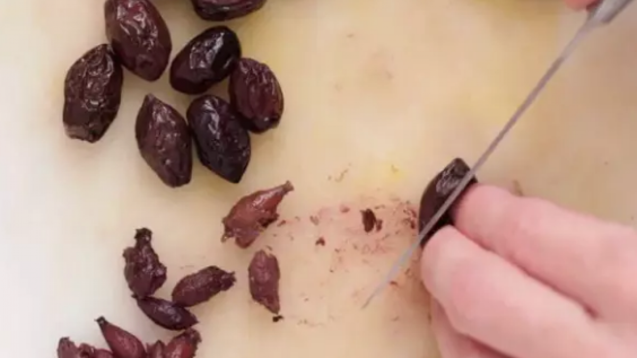 Zeytin çekirdeği neden atılmamalı! Sağlığa faydalarını duyunca çok şaşıracaksınız...