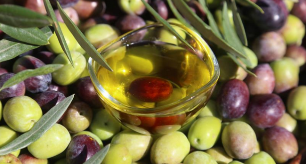Foto - Zeytinin bozulmasını önlemenin yolu: Üzerine 1 kaşık eklemek yetiyor… Zeytin şifa oluyor!