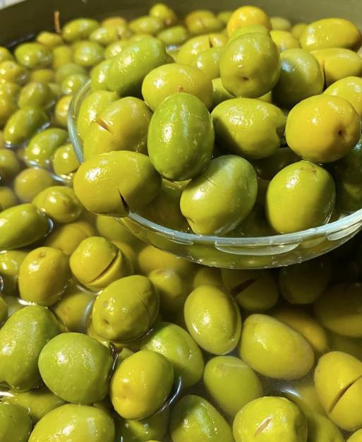 Zeytinin bozulmasını önlemenin yolu: Üzerine 1 kaşık eklemek yetiyor… Zeytin şifa oluyor!