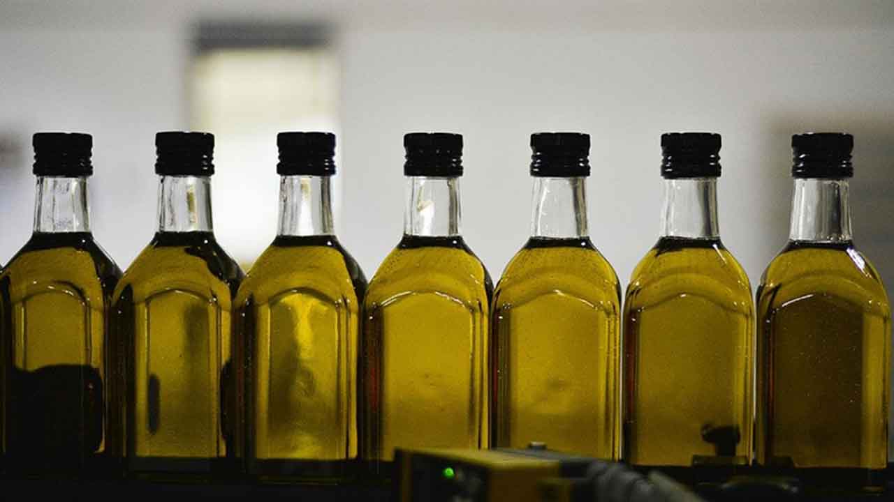 Zeytinyağı sahtekarlarına şok! Halkın sağlığıyla oynayan ahlaksızlar işte şimdi yandı