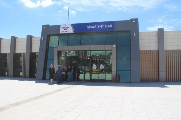 Zillet kazanırsa hepsi durduracak! Temel beyin israf dediği projeye akın var