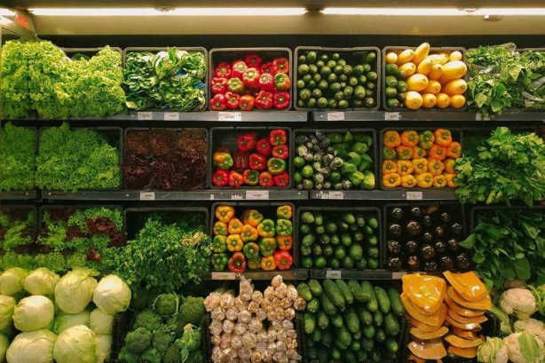 Foto - Zincir marketler zararına mı satıyor? Etiketler gündem oldu