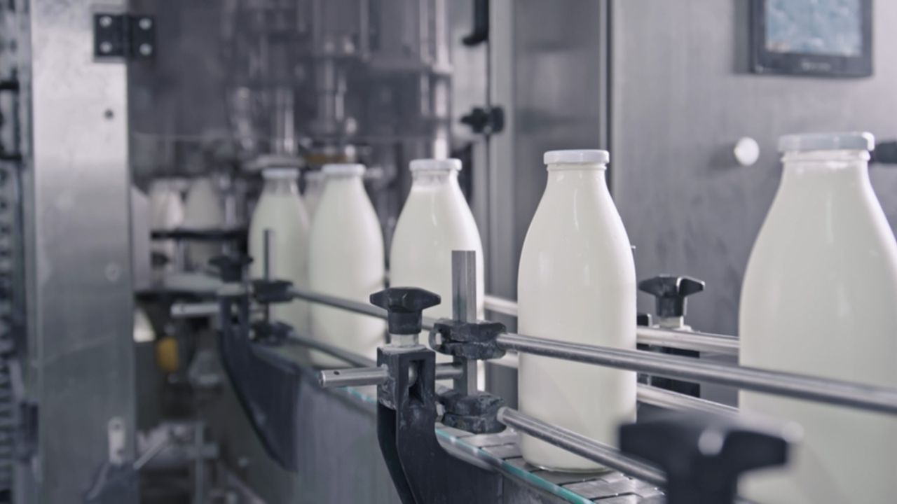 Foto - Zincir marketlerde satılıyordu! Ünlü süt markasına soruşturma açıldı