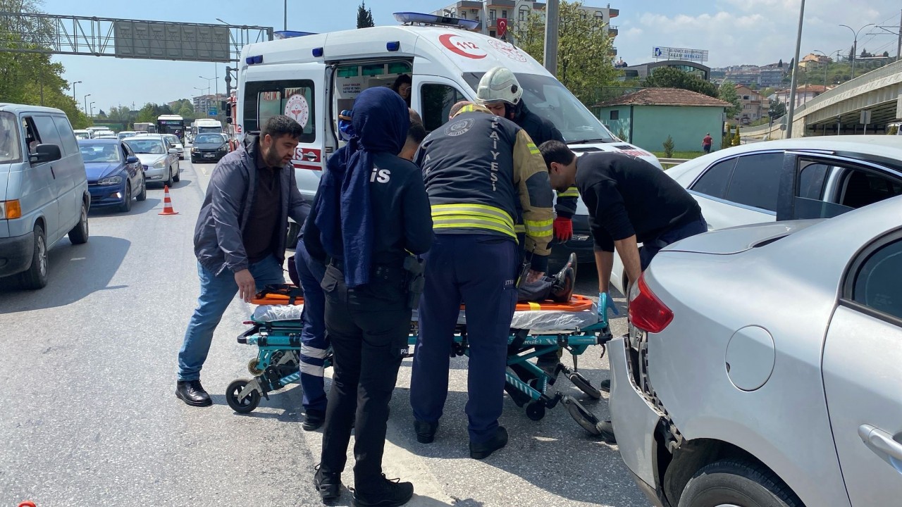 Foto - Zincirleme trafik kazasında 4 kişi yaralandı