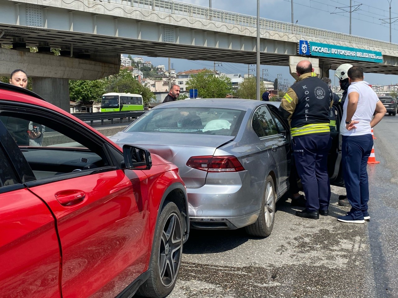 Foto - Zincirleme trafik kazasında 4 kişi yaralandı