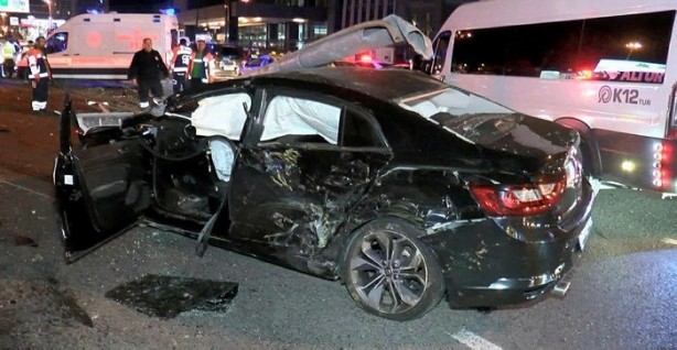 Foto - Zincirlikuyu’da zincirleme kaza!