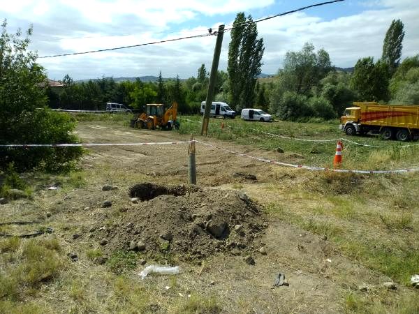 Foto - Zırhlı araç takla attı! Askerler dedektörle altın aradı