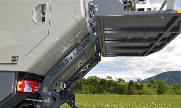 Foto - Zırhlı kamyonu lüks bir eve dönüştürdü