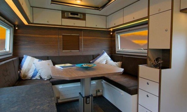 Foto - Zırhlı kamyonu lüks bir eve dönüştürdü