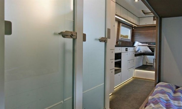 Foto - Zırhlı kamyonu lüks bir eve dönüştürdü