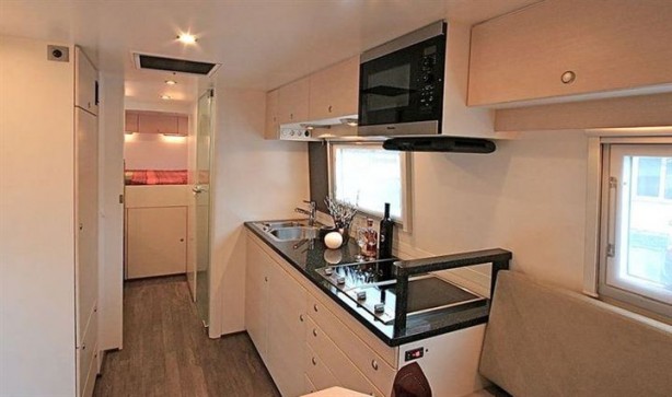 Foto - Zırhlı kamyonu lüks bir eve dönüştürdü