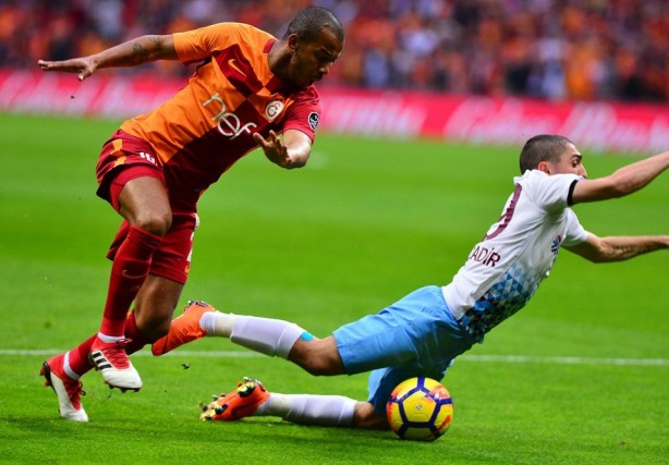 Foto - Zirvenin sahibi değişmedi