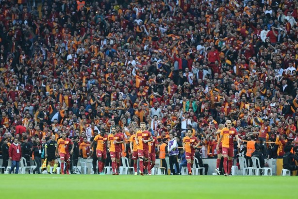 Foto - Zirvenin sahibi değişmedi