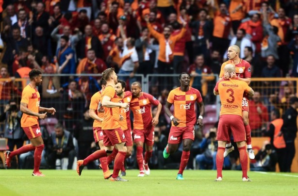 Foto - Zirvenin sahibi değişmedi