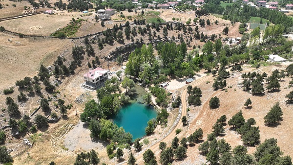Foto - Ziyaretçi akınına uğruyor! Türkiye'nin gizemli obruğu: Yeşilgöz