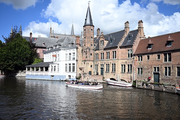 Ziyaretçileri Orta Çağ'a ışınlayan şehir! Halk turistlerden şıkayetçi