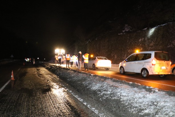 Zonguldak Ankara Karayolu heyelan nedeniyle trafiğe kapandı