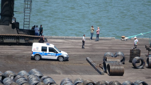 Foto - Zonguldak'a gelen Rus gemisi ortalığı ayağa kaldırdı! 'Geminin altında var' dendi, kent alarma geçti