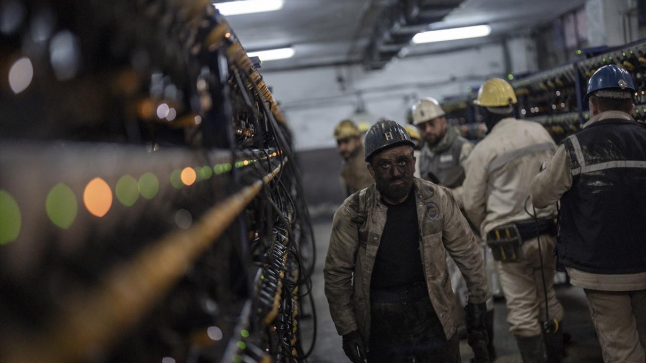 Zonguldak'ın Kara Elmas kahramanları: Yerin 300 metre altında hayat