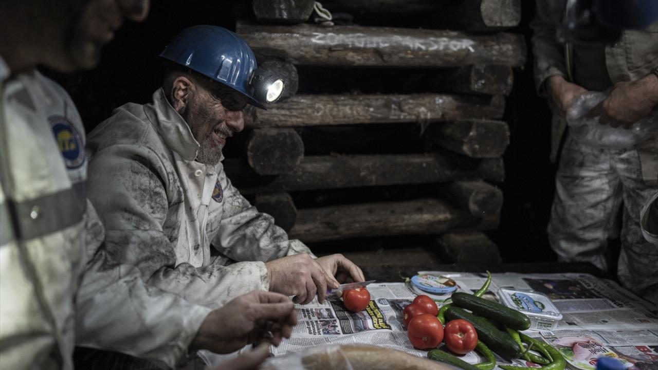 Foto - Zonguldak'ın Kara Elmas kahramanları: Yerin 300 metre altında hayat
