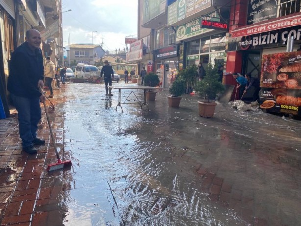 Foto - Zonguldak'ta içme suyu iletim hattına verilen zarar nedeniyle iş yerlerini su bastı
