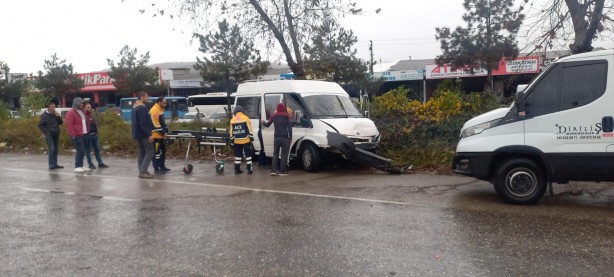 Foto - Zonguldak'ta iki araç kafa kafaya çarpıştı