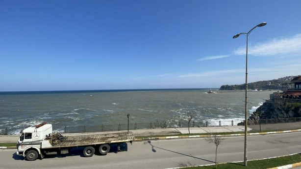 Foto - Zonguldak'ta sağanağın ardından denizin rengi değişti